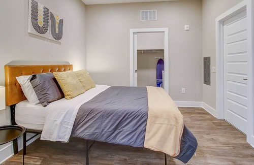 Third Ward Apartment | FRONTDESK 500 West Trade Apts Fourth Ward Charlotte