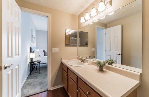North Shore Apartment | FRONTDESK Bracken House Apts North Shore Pittsburgh