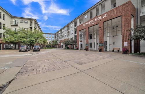 North Shore Apartment | FRONTDESK Bracken House Apts North Shore Pittsburgh