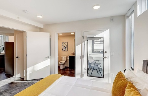 Hillsboro West End Apartment | FRONTDESK Fairfax Flats West End Nashville
