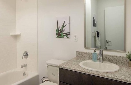 Hillsboro West End Apartment | FRONTDESK Fairfax Flats West End Nashville