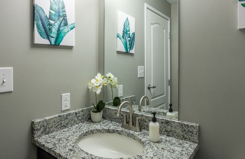 Gateway District Apartment | FRONTDESK Osborn Apts Downtown Cleveland