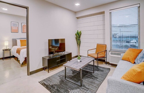 Five Points South Apartment | FRONTDESK Tower on Tenth Apts Birmingham