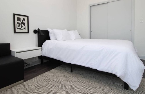 East Hyde Park Apartment | Frontdesk | Trendy Studio Apt in Hyde Park