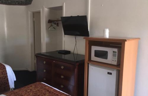 Anaheim Resort Hotel | Frontier Motel