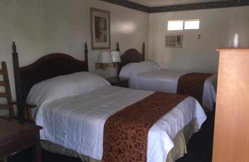 Anaheim Resort Hotel | Frontier Motel