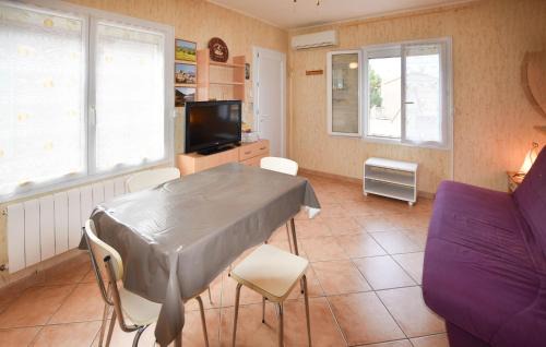 Caromb House | Frutiere 1