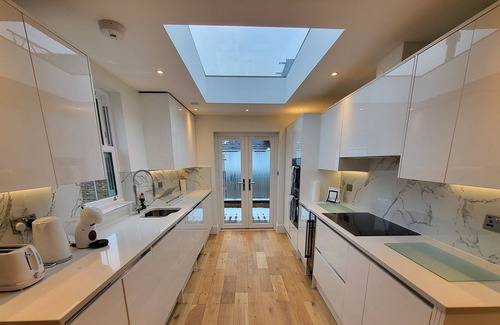 Munster Apartment | Fulham - Newly refurbished 3 double bedroom 2 bathroom fulham