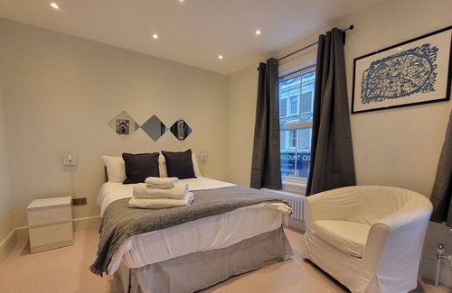 Munster Apartment | Fulham - Newly refurbished 3 double bedroom 2 bathroom fulham
