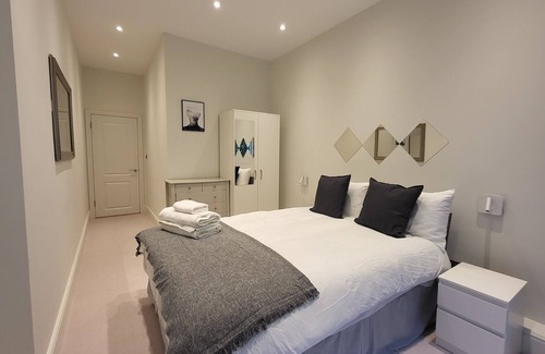 Munster Apartment | Fulham - Newly refurbished 3 double bedroom 2 bathroom fulham