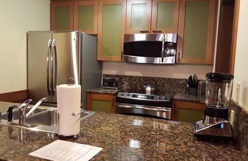 Incline Village Condo | Full access to Hyatt, Ski, Sandharbor, Burnt Beaches; 6 minute walk to the beach
