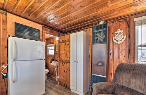 Houghton Lake Cabin | Full Cabin: 28 Steps to the Lake!