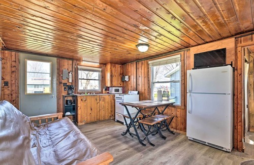 Houghton Lake Cabin | Full Cabin: 28 Steps to the Lake!