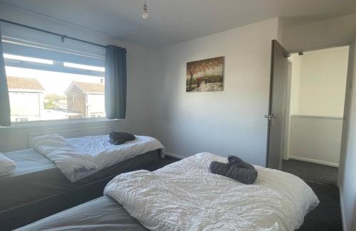 Peterborough House | Full House - 5 Beds - Wi-Fi
