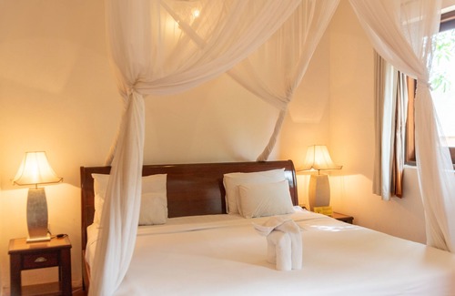 Suoi Nuoc Beach Resort | Full Moon Village