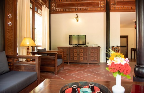 Suoi Nuoc Beach Resort | Full Moon Village