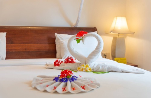 Suoi Nuoc Beach Resort | Full Moon Village