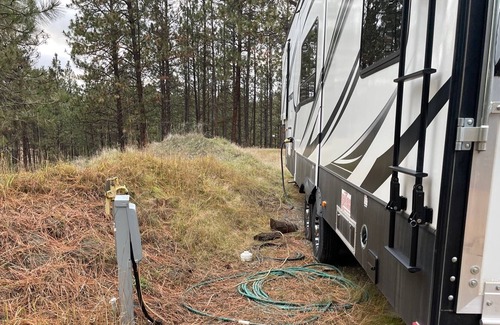 Eureka RV Rental | Full trailer/RV hook ups on 5 acres