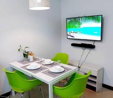 Kapitolyo Apartment | Fully-Airconditioned 2-BR Unit near BGC