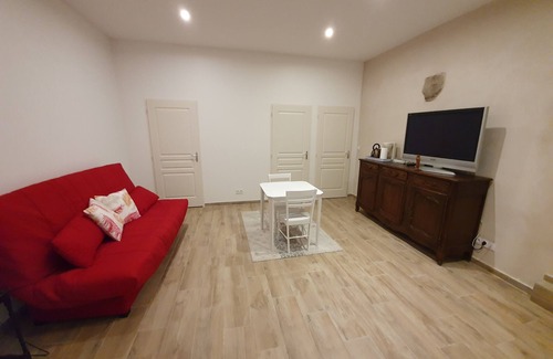 Douvres Apartment | Fully-equipped accommodation in a quiet village near Ambérieu-en-Bugey