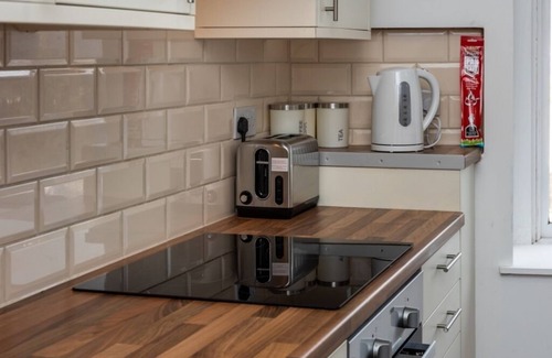 Neath Apartment | Fully Equipped Kitchen, Double room
