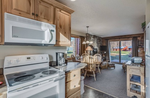 Clark Cabin | Fully equipped kitchen, pet friendly, and beautiful views.
