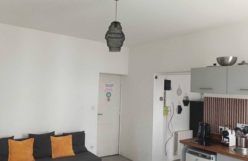 Perralliere Apartment | Fully equipped studio Villeurbanne
