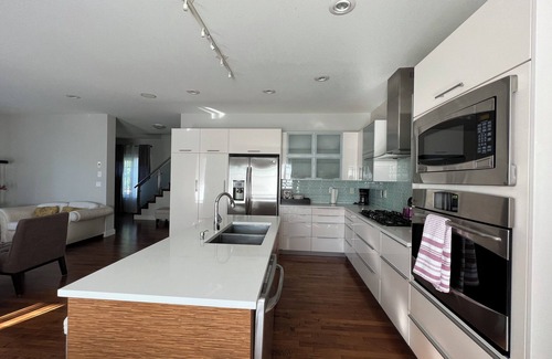 Stonebridge House | Fully Furnished 3bd, 2.5ba House in Stonebridge