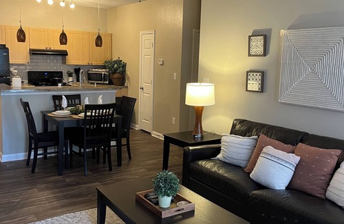 Alpharetta Apartment | Fully - Furnished Corporate One Br/One Ba Apartment in the Alpharetta Area