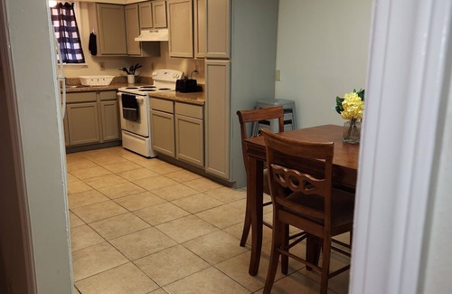 Little Woods House | Fully furnished with all the amenities of home centrally located