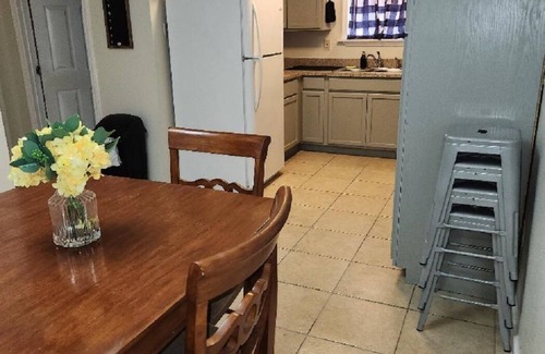 Little Woods House | Fully furnished with all the amenities of home centrally located