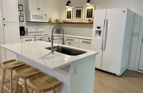 Sanford House | Fully Remodeled Home w/Fenced Private Backyard