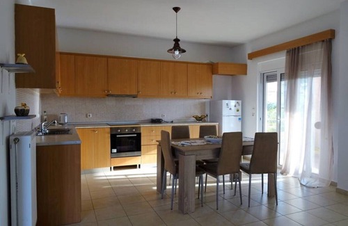 Paradisi Apartment | Fully renovated apartment-ανακαινισμένο διαμέρισμα