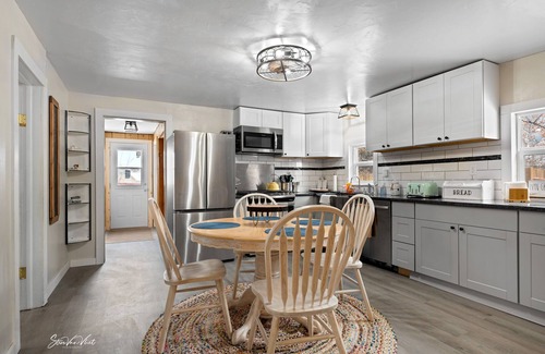 Salmon House | Fully renovated cozy home in the heart of Salmon! No cleaning fees!