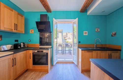 Le Thor House | Fully renovated old mill with heated swimming pool near Isle-sur-Sorgue