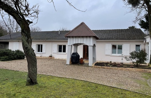 Porcheville House | Fully self-contained garden apartment