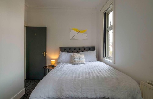 Coventry Apartment | Fully Serviced 1-bed Studio8 in Coventry