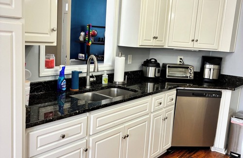 Aiken House | Fully-stocked waterfront getaway in Aiken. Pet-friendly!