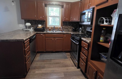 St. Paul House | Fully StockedCozy House