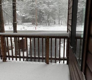 Truckee House | Fully updated Truckee cabin with plenty of beds