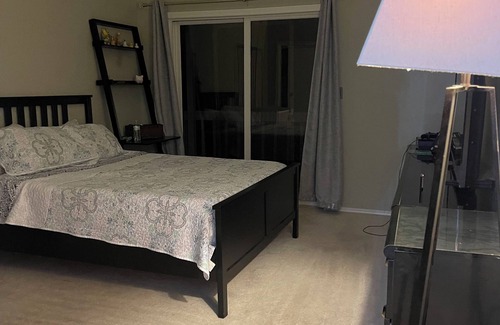 Branford Cabin | Fun 3-Bed Fishing/Game lodge. nTranquil River leads to LIS, WiFi, in East Haven.