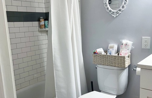 Downtown Charleston Condo | Fun and lively downtown condo - perfect for a girl's getaway!