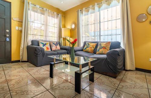 Parrita House | Fun! Great Location-near Beaches-shopping-medical
