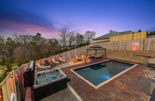 Boyds Creek House | Fun N Sun - Ultimate Backyard Pool And Game Room