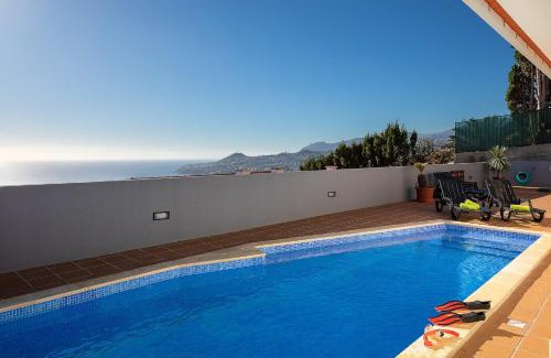 Sao Goncalo Villa | Funchal Bay View Villa by Homie