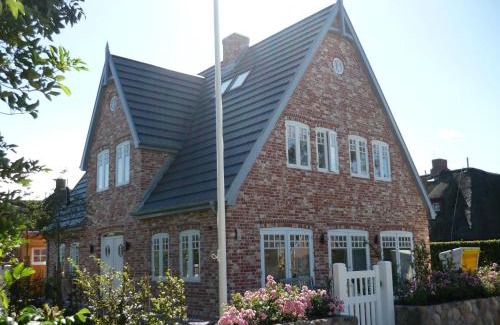 Oldsum House | Funkelstern