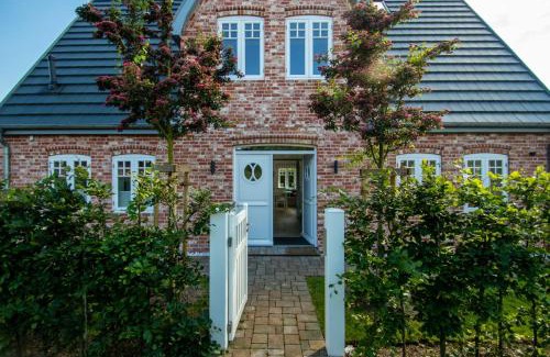 Oldsum House | Funkelstern