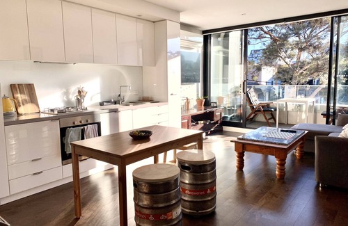 Collingwood Apartment | Funky pad in the golden pocket of Collingwood.