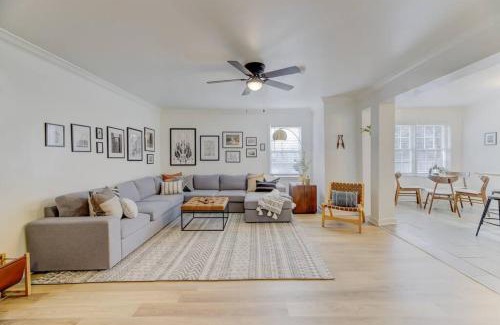 Earlewood House | Funky River Caravan Apt