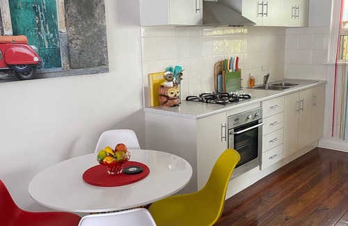 Henley Beach Apartment | FUNKY TWO BEDS Cozy: Quirky: Comfy. Come stay!